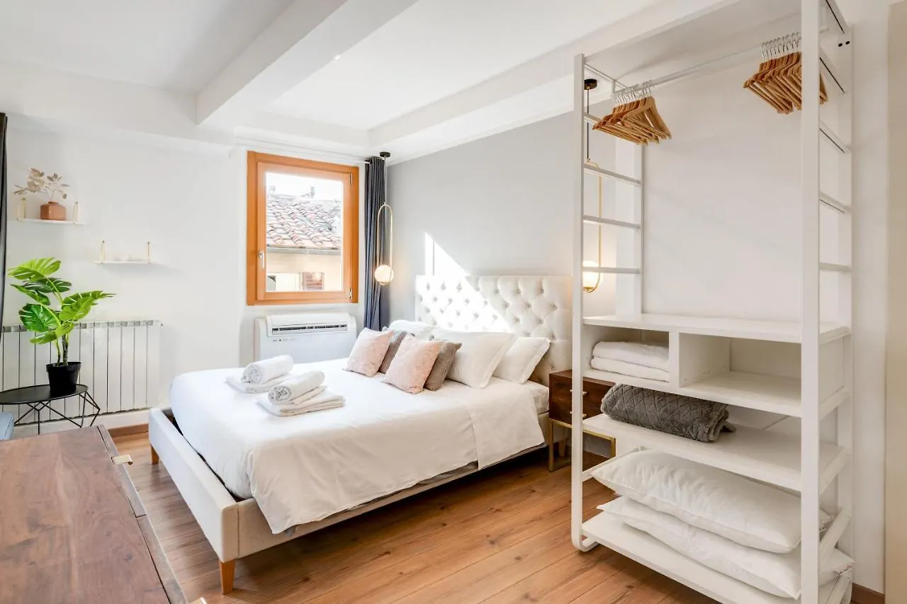 Santa Croce Flat - Modern Apartment Florence